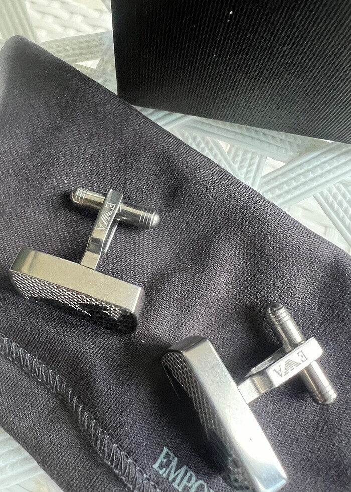 Emporio Armani kol düğmesi - Görsel 3