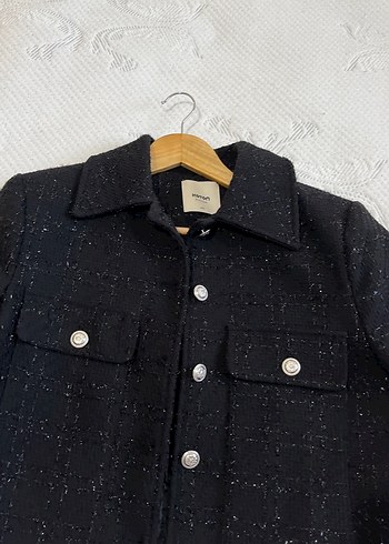 Düğmeli Siyah parıltılı kısa blazer Ceket