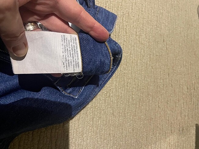 38 Beden lacivert Renk Mango Yırtmaçlı Jean