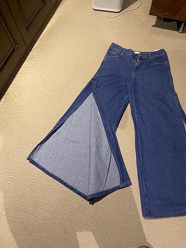 Mango Mango Yırtmaçlı Jean