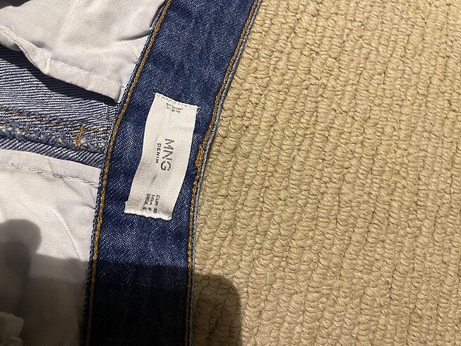 38 Beden Mango Yırtmaçlı Jean