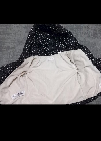 Kapüşonlu Puantiyeli Siyah Kız Mont - Görsel 3