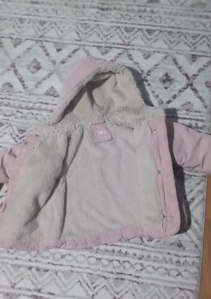 Kız Çocuk Pembe Kapüşonlu Kürklü Mont - Görsel 2