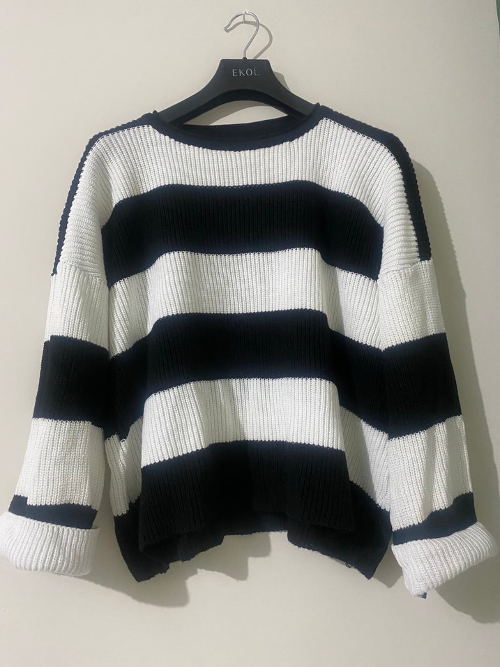 Geniş Kesim Çizgili Kadın Triko Kazak - Görsel 2