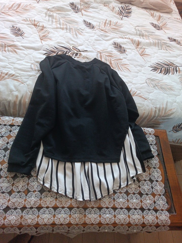 Siyah Çizgili Yanları Bağlamalı Sweatshirt - Görsel 5