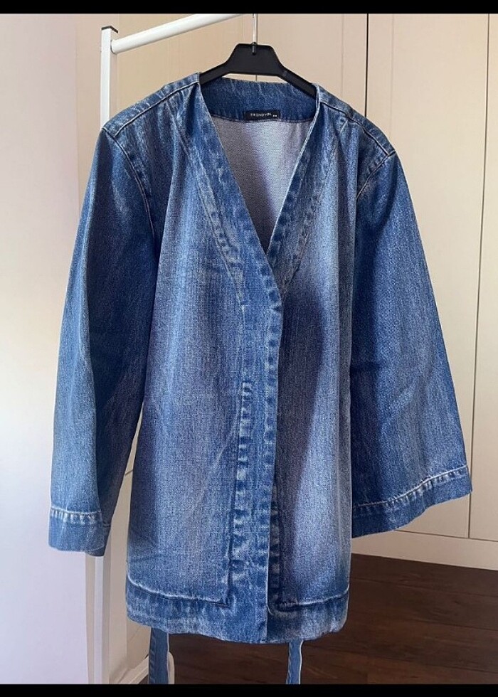 Kuşaklı denim ceket - Görsel 5