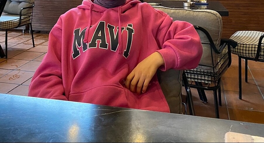 Sweatshirt