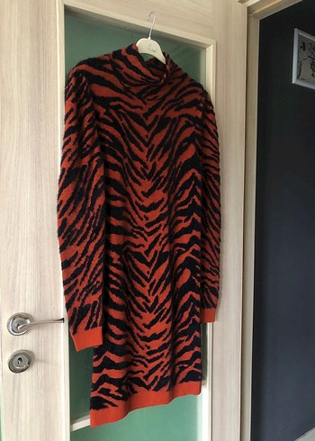 Koton Zebra Desenli Boğazlı Kadın Triko Elbise