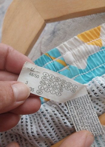 m Beden Düğmeli, Renkli Baskılı Erkek Mini Şort