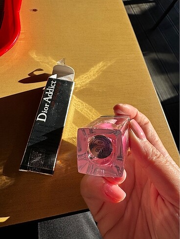 Beden Dior lip balm kutulu sıfır