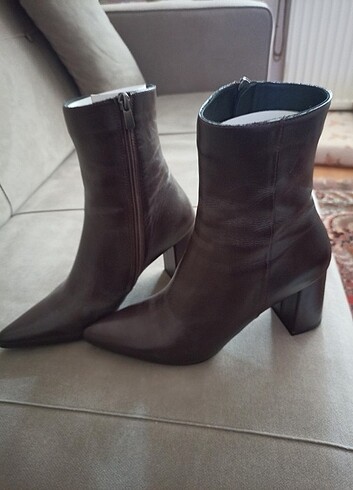 KADIN BOT - Görsel 2