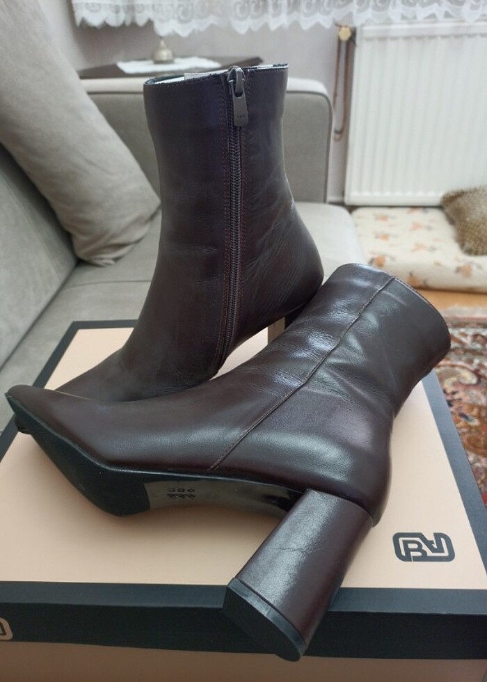 KADIN BOT - Görsel 5