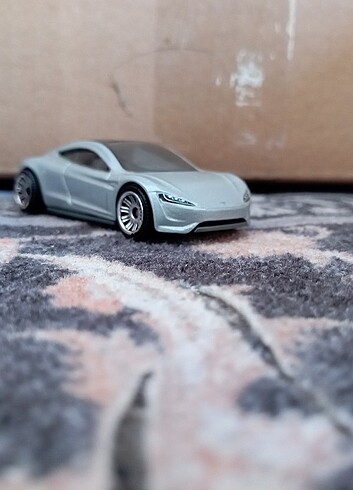  HOT WHEELS TESLA