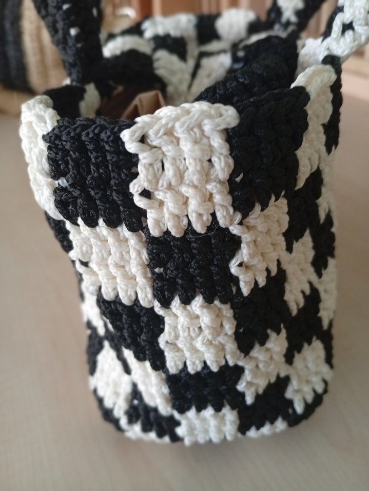 Örgü Siyah Beyaz Kareli Kadın Çanta - Görsel 3