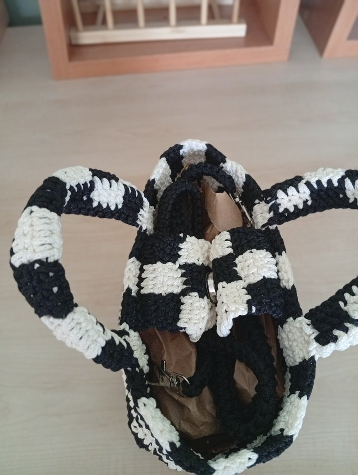 Örgü Siyah Beyaz Kareli Kadın Çanta - Görsel 5