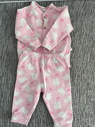 Trendyol & Milla Önden çıtçıtlı bebek pijama takımı