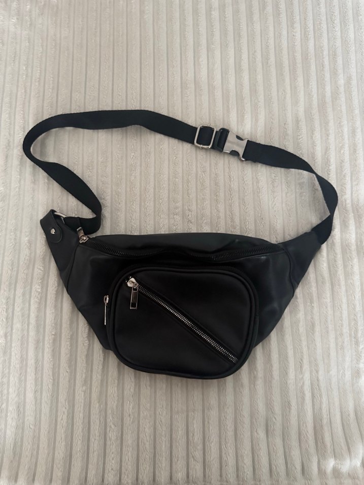 Siyah Deri Bel Çantası - Görsel 3