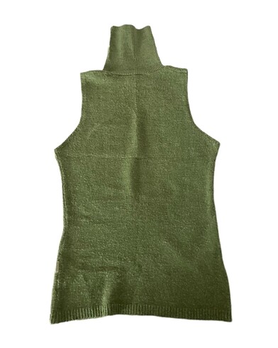 Yeşil Boğazlı Şık Süveter - Görsel 6