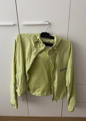 Bershka crop yağmurluk