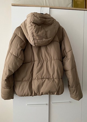 Pull and Bear Bej Kapüşonlu Fermuarlı Kadın Mont - Görsel 3