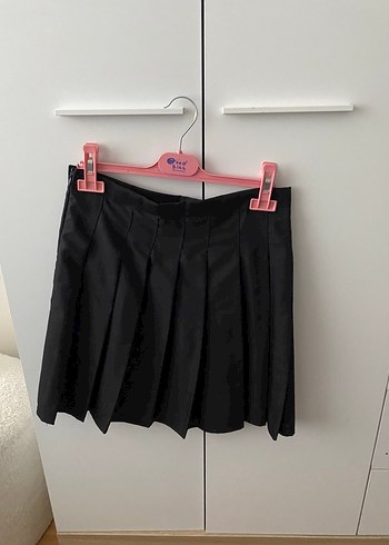 Siyah Pilili Mini Etek