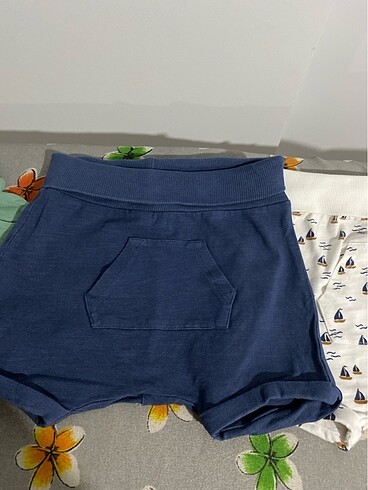 6-9 Ay Beden H&M erkek bebek şort