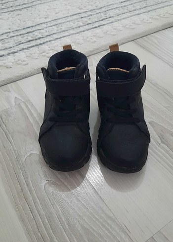 25 Beden Siyah Erkek Çocuk Sokak Stili Kauçuk Bot