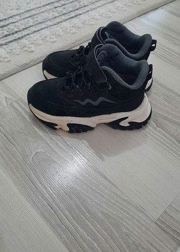 LC Waikiki Çocuk Bot