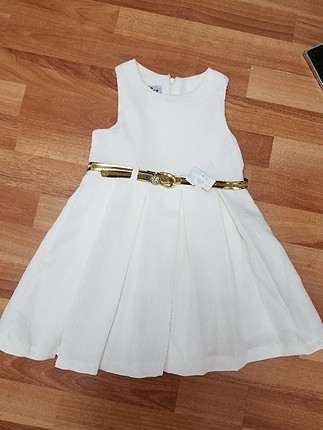 4yas beyaz elbise 