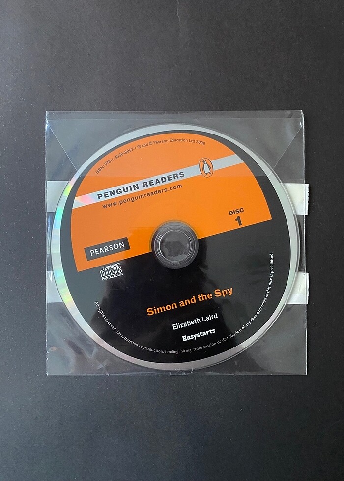 Simon and the Spy- Elizabeth Laird (Penguin Readers) İngilizce ç - Görsel 3