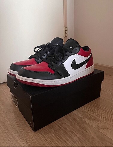 Jordan 1 low bred