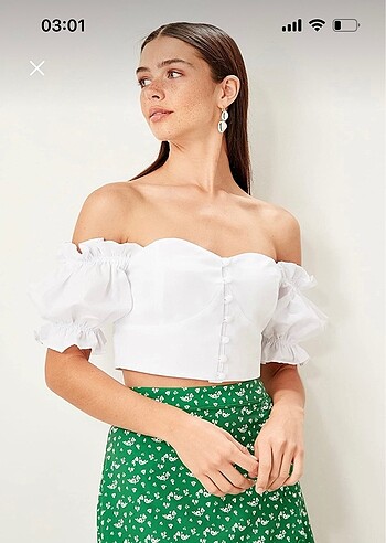 xs Beden Trendyolmilla Ekru Düğme Detaylı Crop Bluz