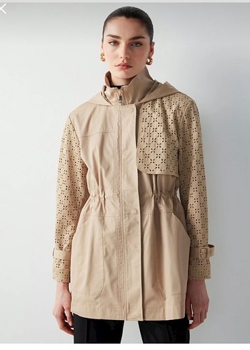 Bej Kemerli Kadın Süet Kısa Trençkot - Görsel 3