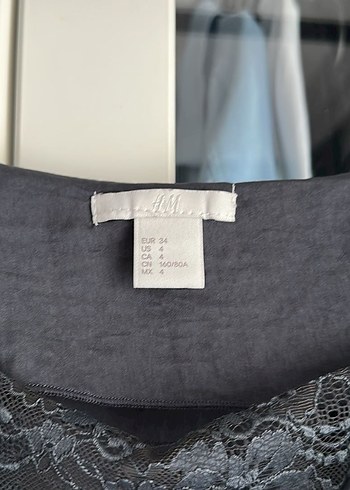 Siyah Dökümlü V Yaka Kadın bluz dantel detaylı - Görsel 3