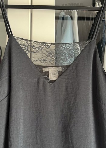 Siyah Dökümlü V Yaka Kadın bluz dantel detaylı - Görsel 2