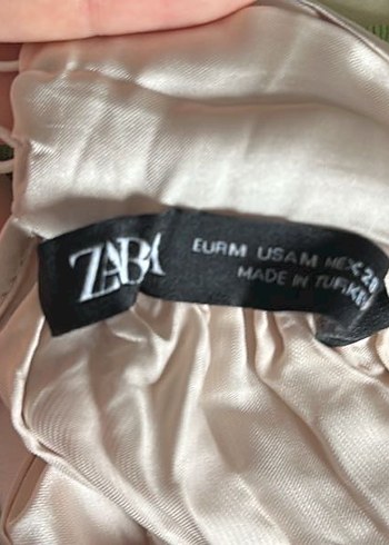 Bej saten Salaş Dökümlü Kolsuz Bluz - Görsel 4