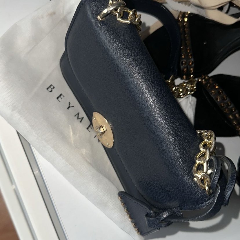 BEYMEN Lacivert Deri Kadın Zincirli Çanta - Görsel 3