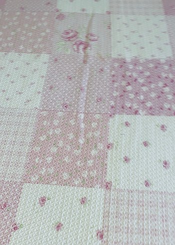 Nakışlı Pembe Pastel Yatak Örtüsü - Görsel 4