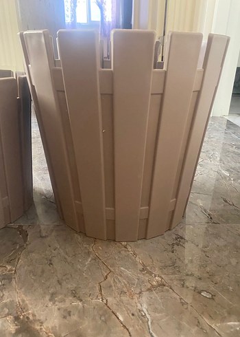 Beden 2 adet plastik saksı