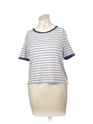 Mavi T-shirt %70 İndirimli.