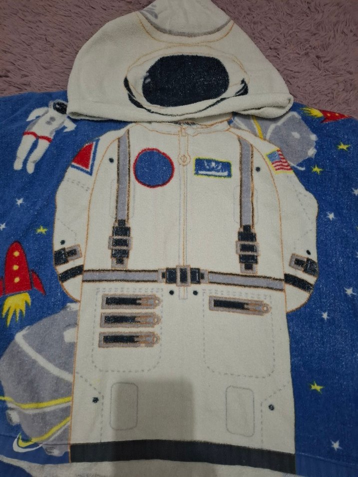 Erkek Çocuk Astronot Desenli Kapüşonlu Bornoz - Görsel 2