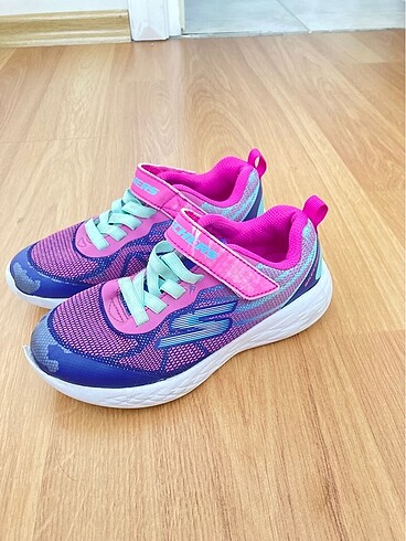 Skechers