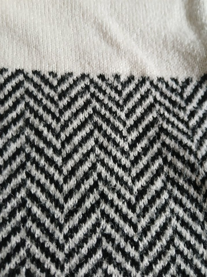 Beyaz Gri Örgü Boğazlı Kadın Kazak - Görsel 4