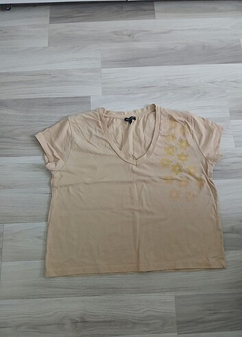 V yaka tshirt