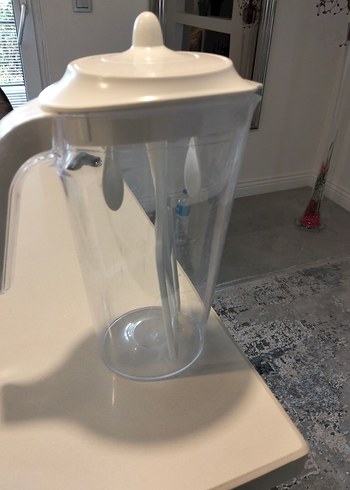 Beyaz Kapaklı Şeffaf Su Sürahisi - Görsel 3