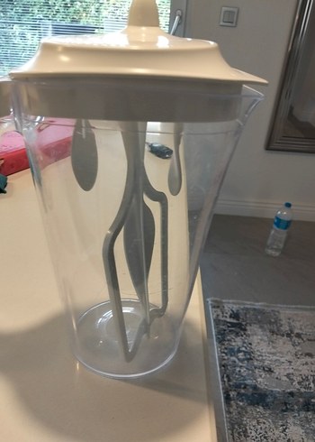 Beyaz Kapaklı Şeffaf Su Sürahisi - Görsel 5