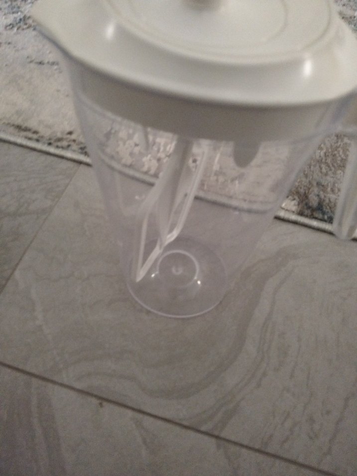 Beyaz Kapaklı Şeffaf Su Sürahisi - Görsel 2