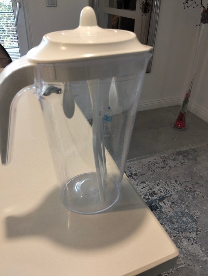 Beyaz Kapaklı Şeffaf Su Sürahisi - Görsel 3