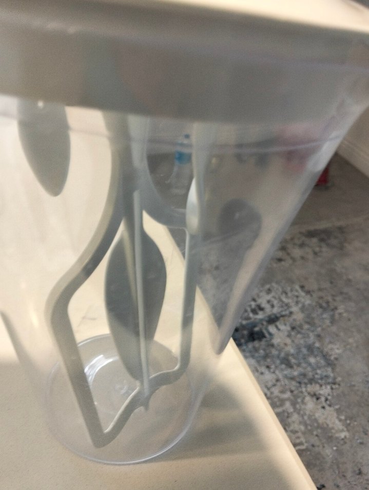 Beyaz Kapaklı Şeffaf Su Sürahisi - Görsel 4