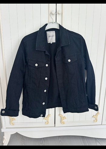 Siyah Düğmeli Kadın Denim Ceket